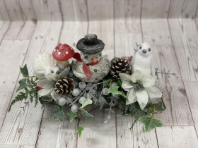 Christmas Scene Natural Logs